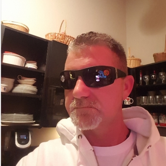 Meet your Posher, Jason - Picture 2 of 2